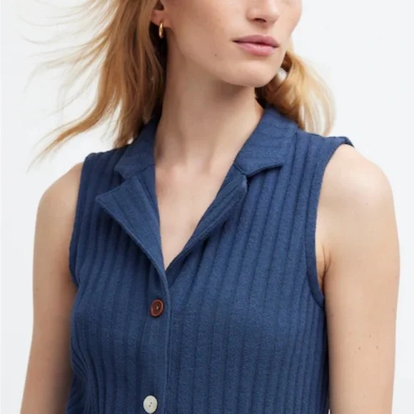 Madewell Blue Sleeveless Button-Down Shirt with Mismatched Buttons- NWT- Size M - Picture 5 of 6